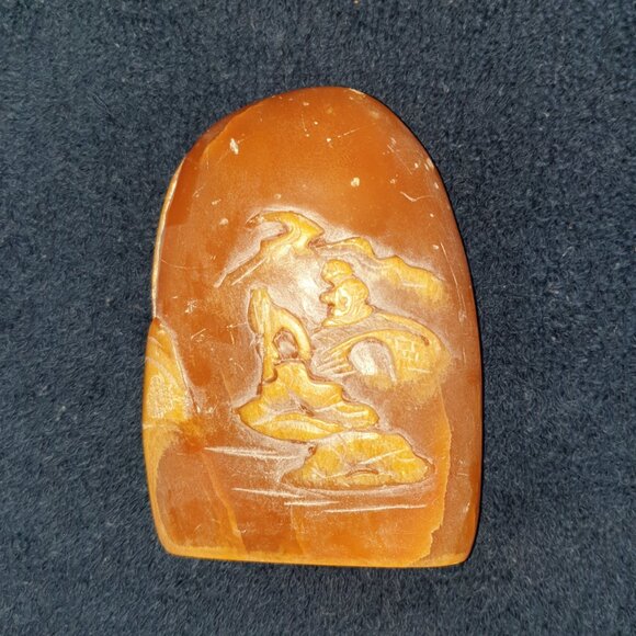 4” Unique Vintage Yellow Shoushan Stone – Double-Sided Hand-Carved Masterpiece - Picture 10 of 14